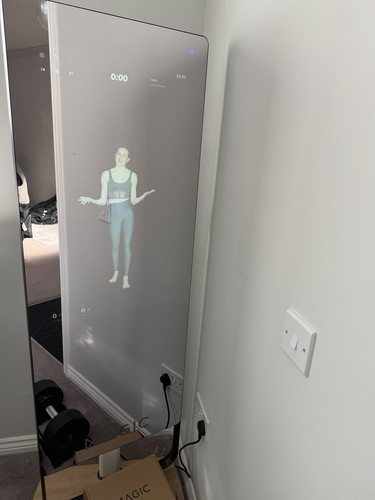 Magic fit mirror 32in - 32in, 1080p